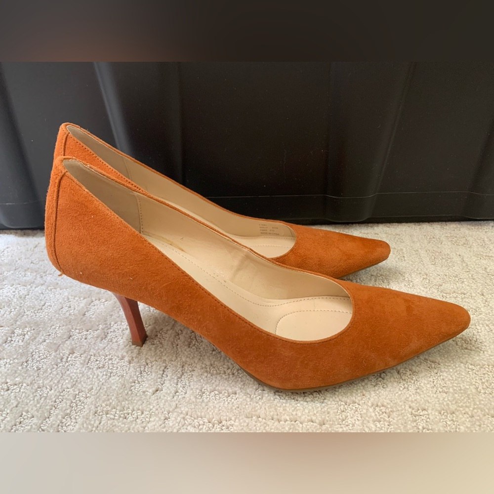 Elegant Orange Suede Pumps